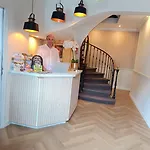 The Originals Boutique, D'angleterre, 2*