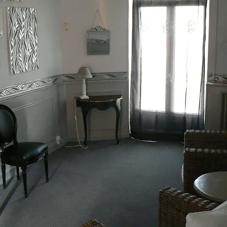 The Originals Boutique, D'angleterre,